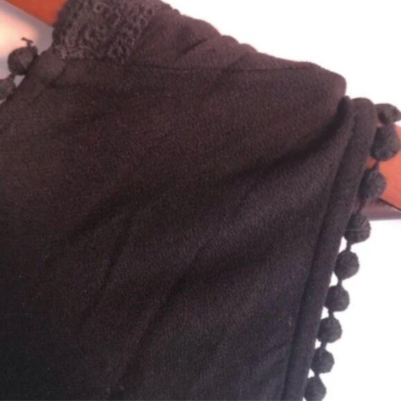 Women’s Urban Outfitters Ecote Black Deep V Sleeveless Top - Picture 5 of 6